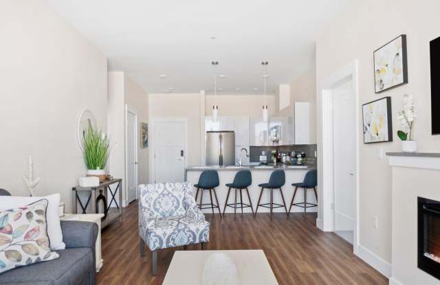 Newburyport Crossing Gallery 4