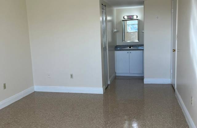 1355 West 53rd Street photos photos