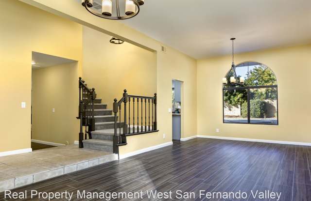 23701 Blythe St, Gallery 2
