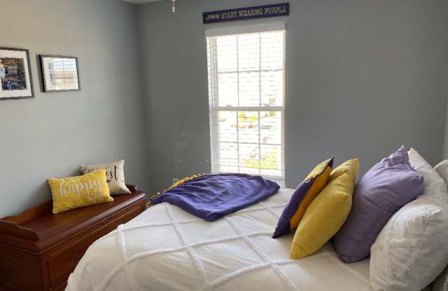 41889 Precious Square photos photos