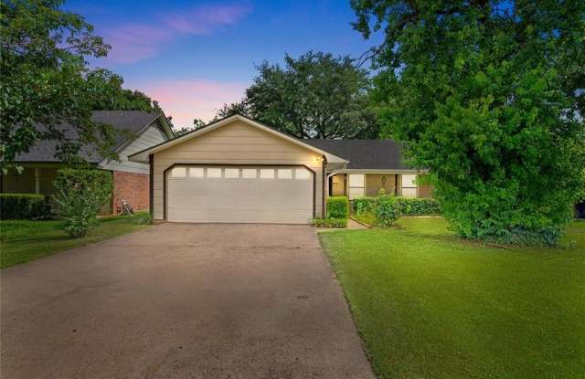 2526 Downs Circle photos photos