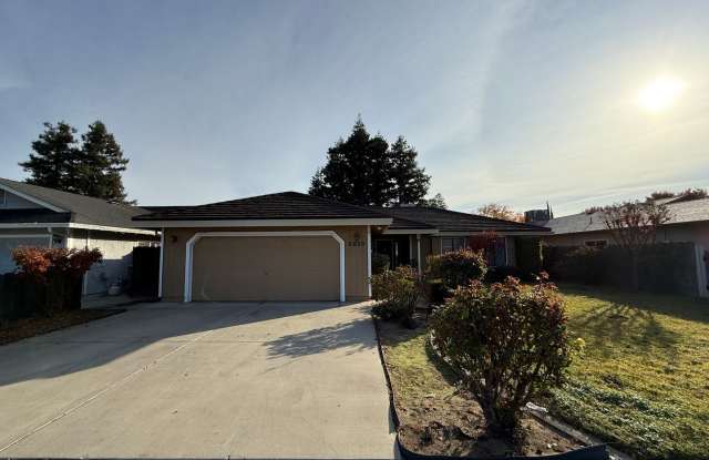 2620 Oxford Avenue - 2620 Oxford Avenue, Turlock, CA 95382