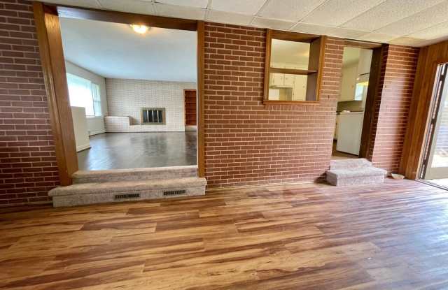 5611 Bethania Rd Gallery 4