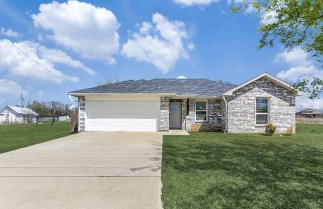 513 S Spears Street - 513 South Spears Street, Alvarado, TX 76009