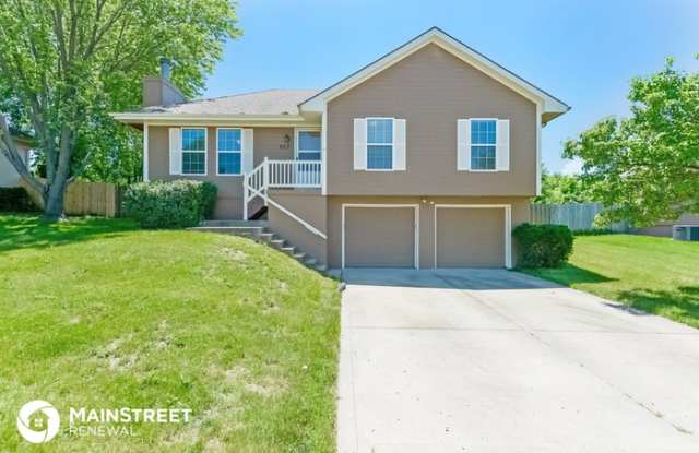 803 East 15th Street - 803 East 15th Street, Kearney, MO 64060