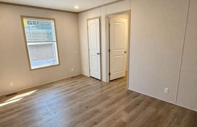 4052 Underwood Lane Gallery 4