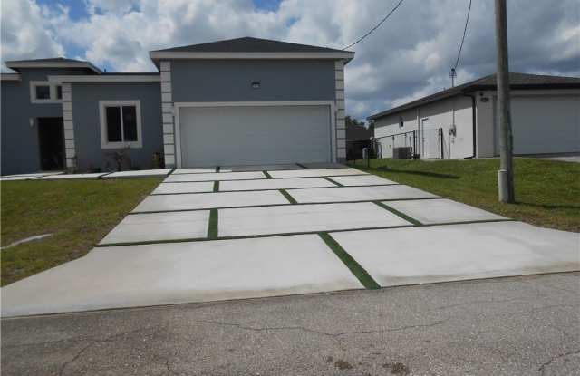 2809 55th Street W Gallery 2