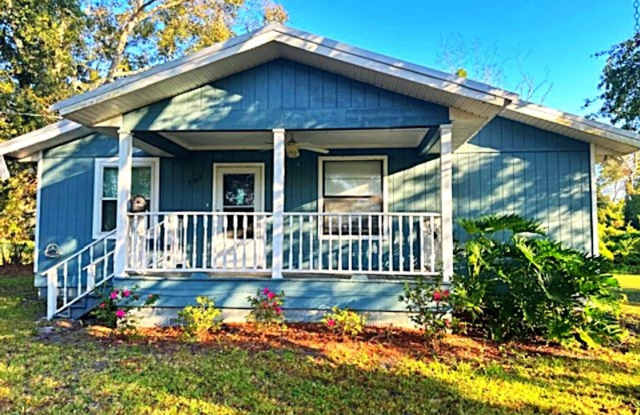 Island Bungalow, Minutes From the Beach! photos photos