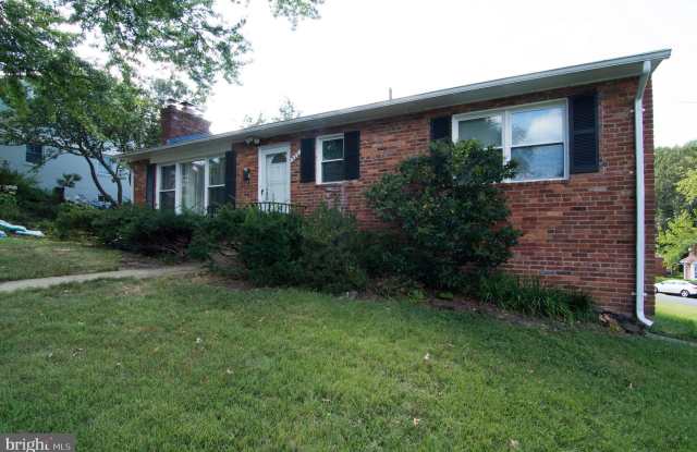 922 N NOTTINGHAM STREET - 922 North Nottingham Street, Arlington, VA 22205