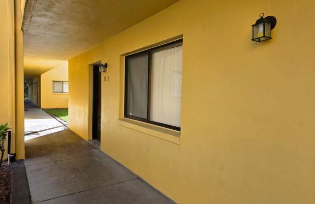 2-Bedroom First Floor Condo in Lakeview Condominiums | Orlando Gallery 4