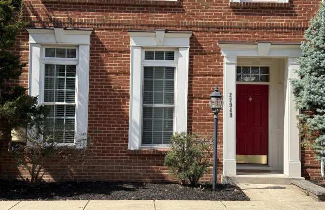 22949 FANSHAW SQ Gallery 1