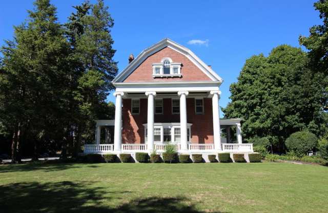 1340 East Ave photos photos
