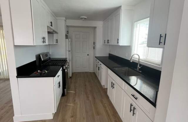 3 Bedroom 2 Bathroom Home! Gallery 3