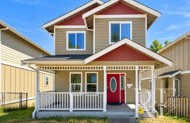 Spacious 3-Bedroom Wycoff Home | Bonus Room, Fireplace, Deck & 2-Car Garage Gallery 1