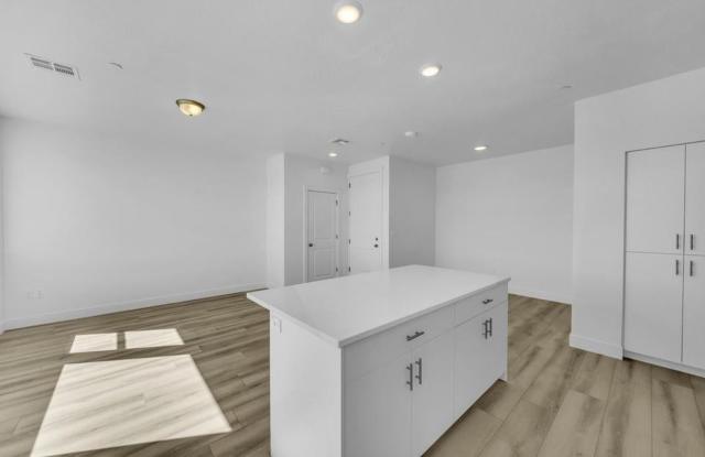 Desert Color 2 Bedroom Condo. 6 Month Lease! Gallery 3