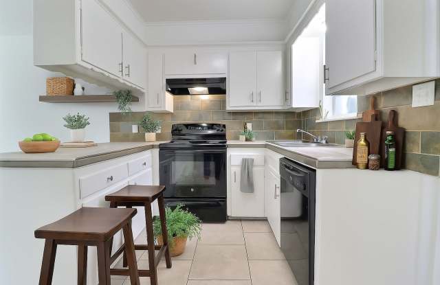 6116 S Madison Pl Gallery 2