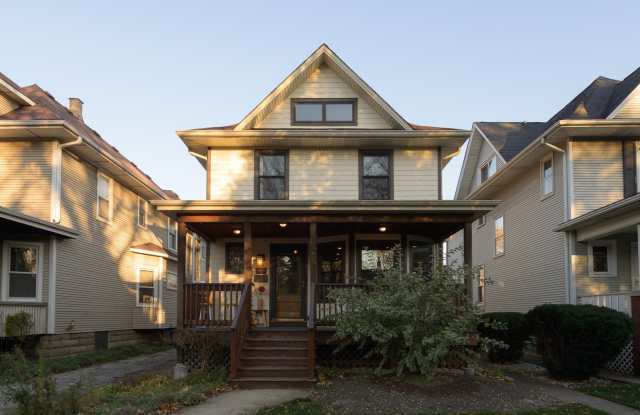3729 N Lowell Avenue Gallery 2