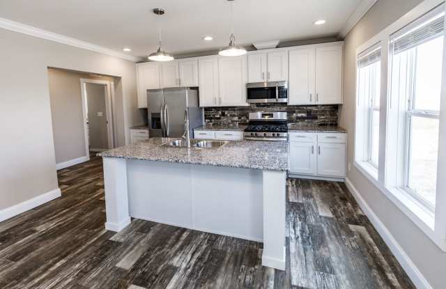 3 Bed | 2 Bath Ranch Home on 35 Acres with 4-Car Detached Garage – Hayden Point Estates Gallery 4