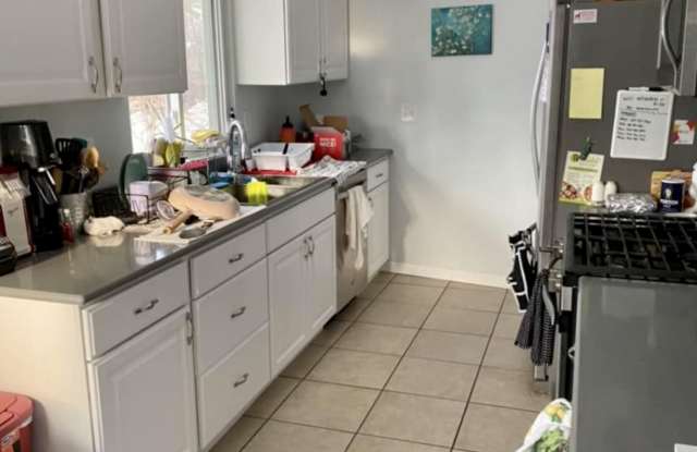 908 East 10th Street - 1 photos photos