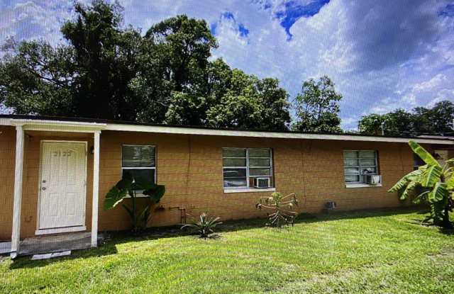 2122 Woods Street photos photos