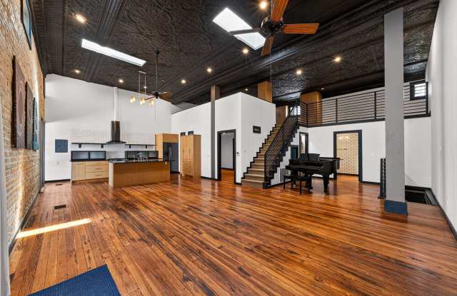 612 High Gallery 1