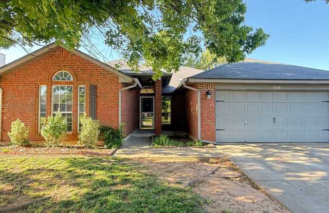 Spacious Edmond Home with Fresh Updates photos photos