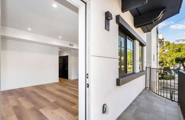 139 S Oak Knoll Ave photos photos