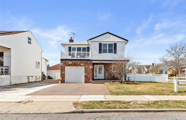 175 Roosevelt Boulevard unit: Upper photos photos