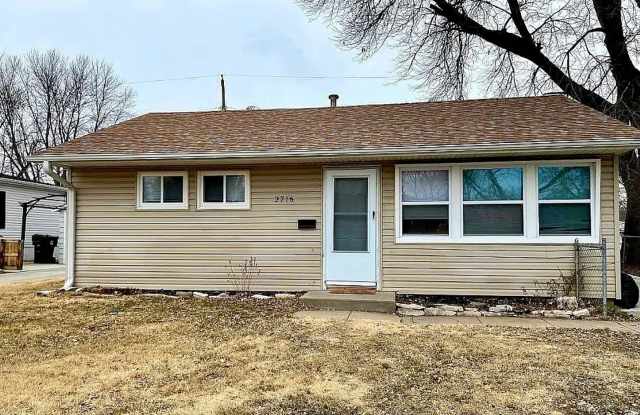 2716 Avenue H – 2 Bed/1 Bath in Council Bluffs | Updated Kitchen, Full Appliance Package, Fenced Yard photos photos