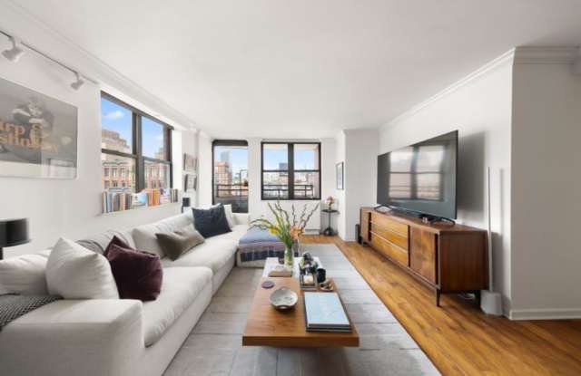 222 West 14th Street - 222 East 14th Street, New York City, NY 10003 222 West 14th Street - 222 East 14th Street, New York City, NY 10003