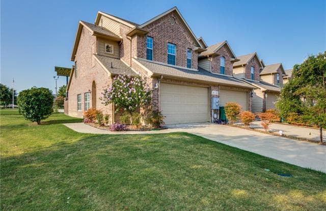 110 Barrington Lane - 110 Barrington Lane, Lewisville, TX 75067