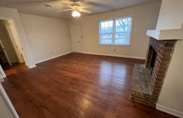 2 bed 1 bath duplex in Bogart! Gallery 3
