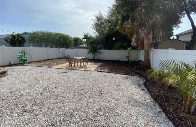 2925 W TYSON AVENUE Gallery 2