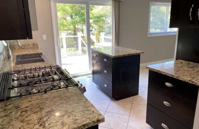 2441 Waupaca Court Gallery 4