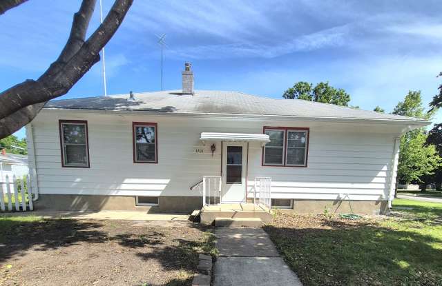 1301 8th Ave N photos photos