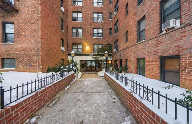 2244 Bronx Park E unit: 3E photos photos