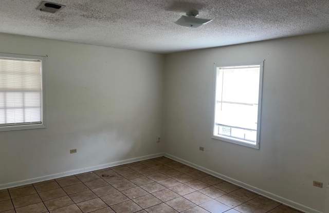 209 S Moss Drive Gallery 3