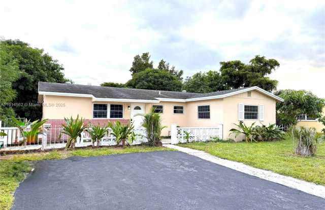 7212 SW 3rd Ct photos photos