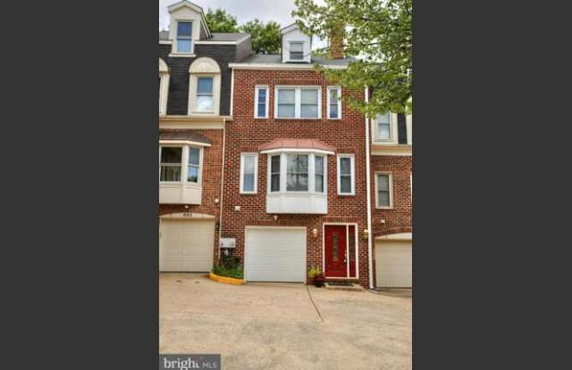695 West Glebe Road - 695 West Glebe Road, Alexandria, VA 22305