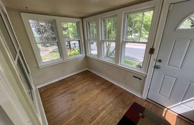 968 42nd Ave NE photos photos