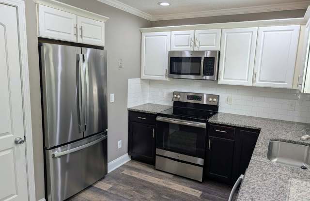 Frost Courtyard Apartments - photos photos