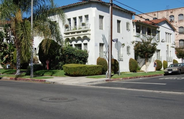 372 South Cochran Avenue - 372 South Cochran Avenue, Los Angeles, CA 90036