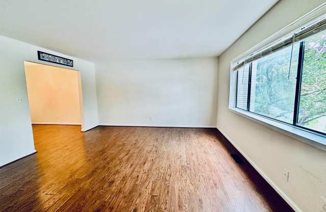 215 HARVEST DR Gallery 3