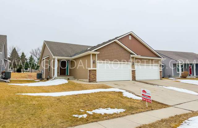 Great Deal in Ankeny! 3 Bedroom 2.5 bath with basement finished in Northwest Ankeny - 3103 Northwest 19th Street, Ankeny, IA 50023