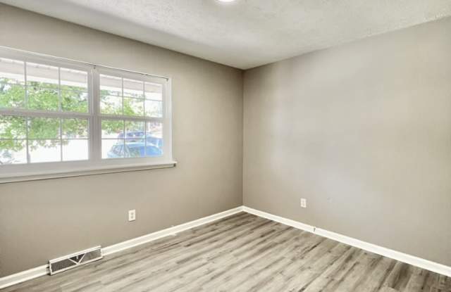 1362 Dix Drive - A Gallery 3