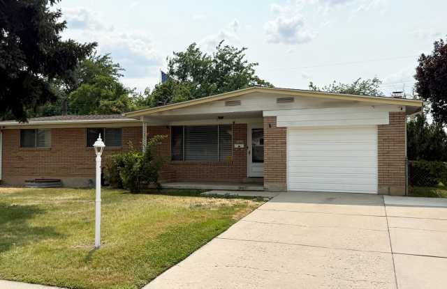 Beautiful 5 Bedroom, 3 Bathroom Family Home in Cottonwood Heights photos photos