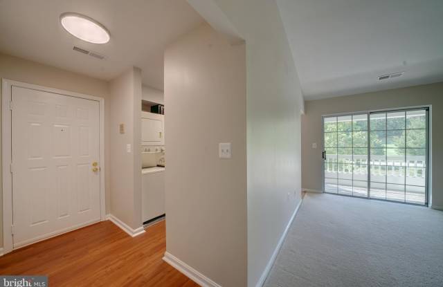 8393 MONTGOMERY RUN Road Gallery 3