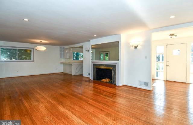 4111 SAUL Road Gallery 4