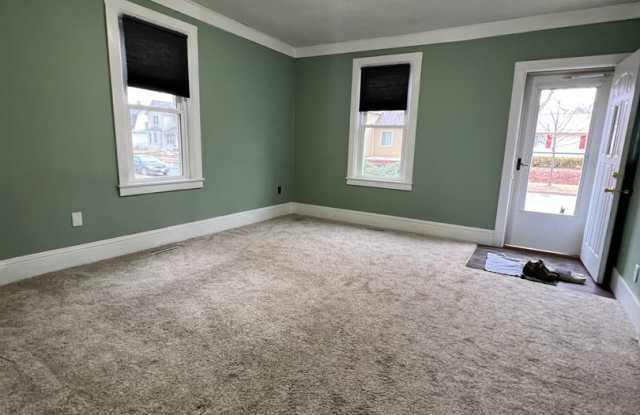 4 Bedroom Single-Family Home with Fenced Yard, Garage & Central Air Gallery 4