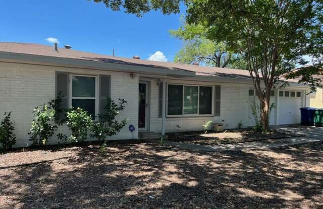 Bright 3BR Home Near Jefferson High School with Garage and Yard photos photos